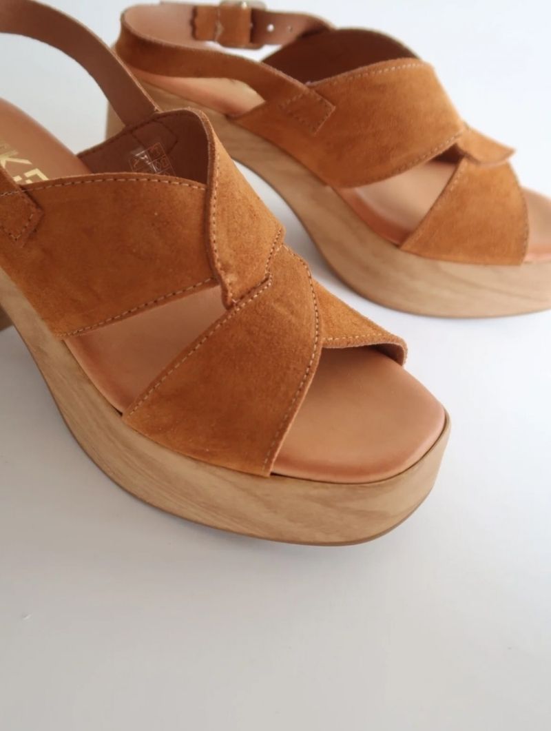 Zuecos Serraje Camel
