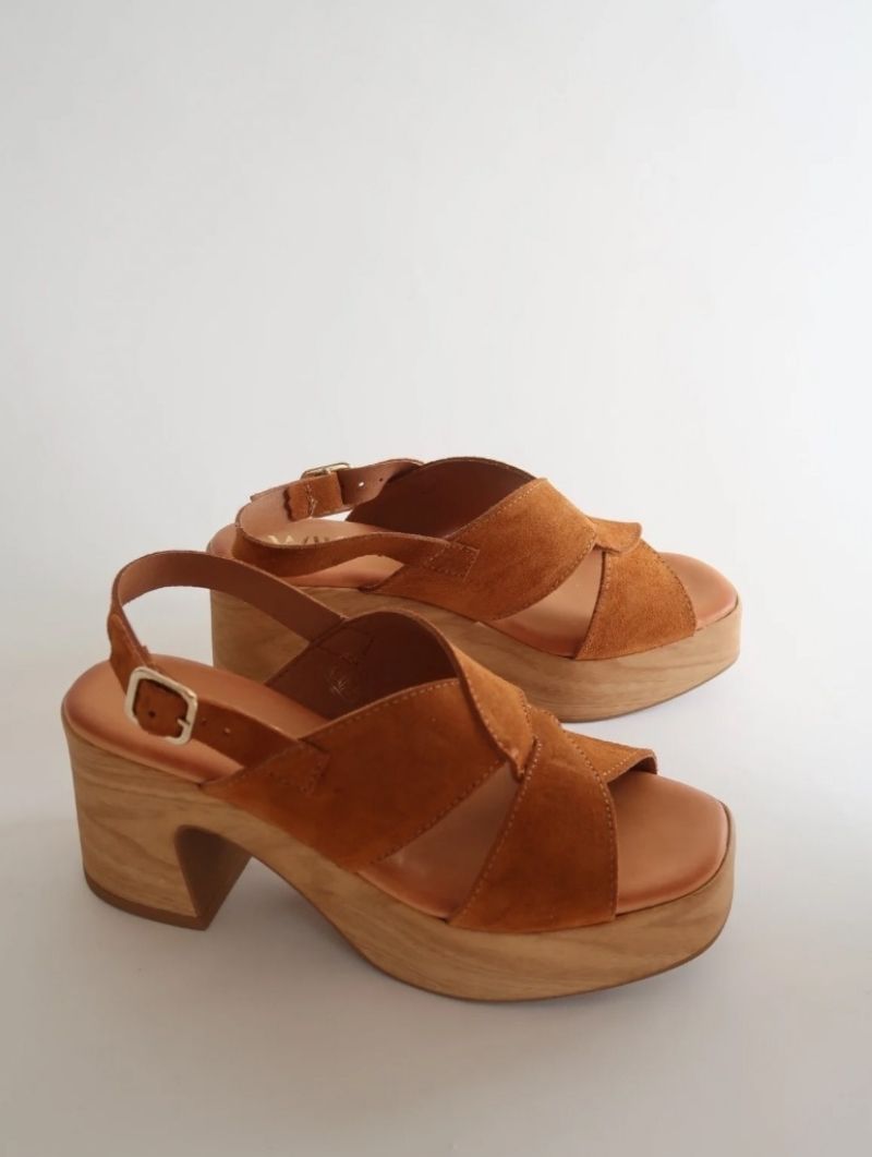 Zuecos Serraje Camel