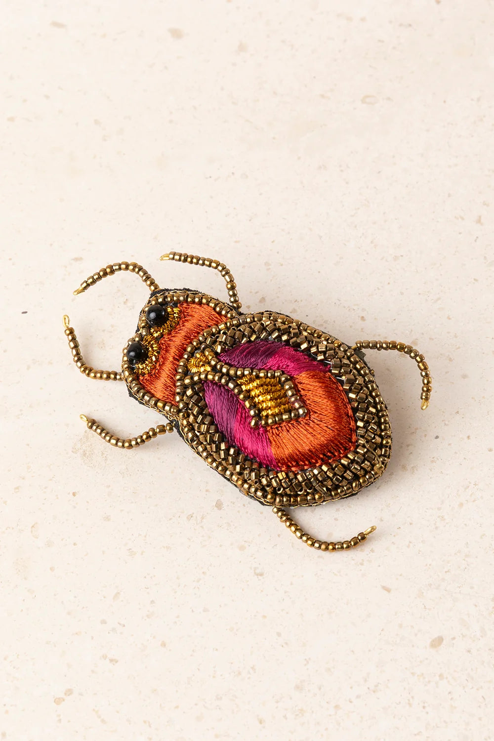 Broche Escarabajo Fucsia