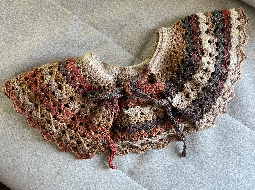 Babero Crochet Shadow Lily