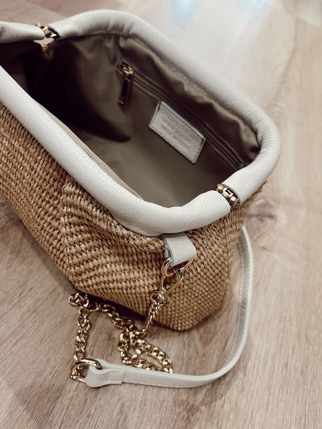 Clutch de Rafia y Piel Marfil