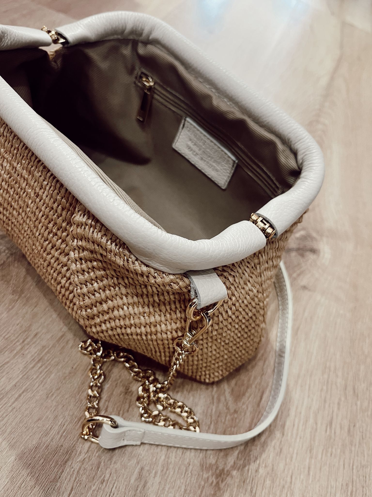 Clutch de Rafia y Piel Marfil