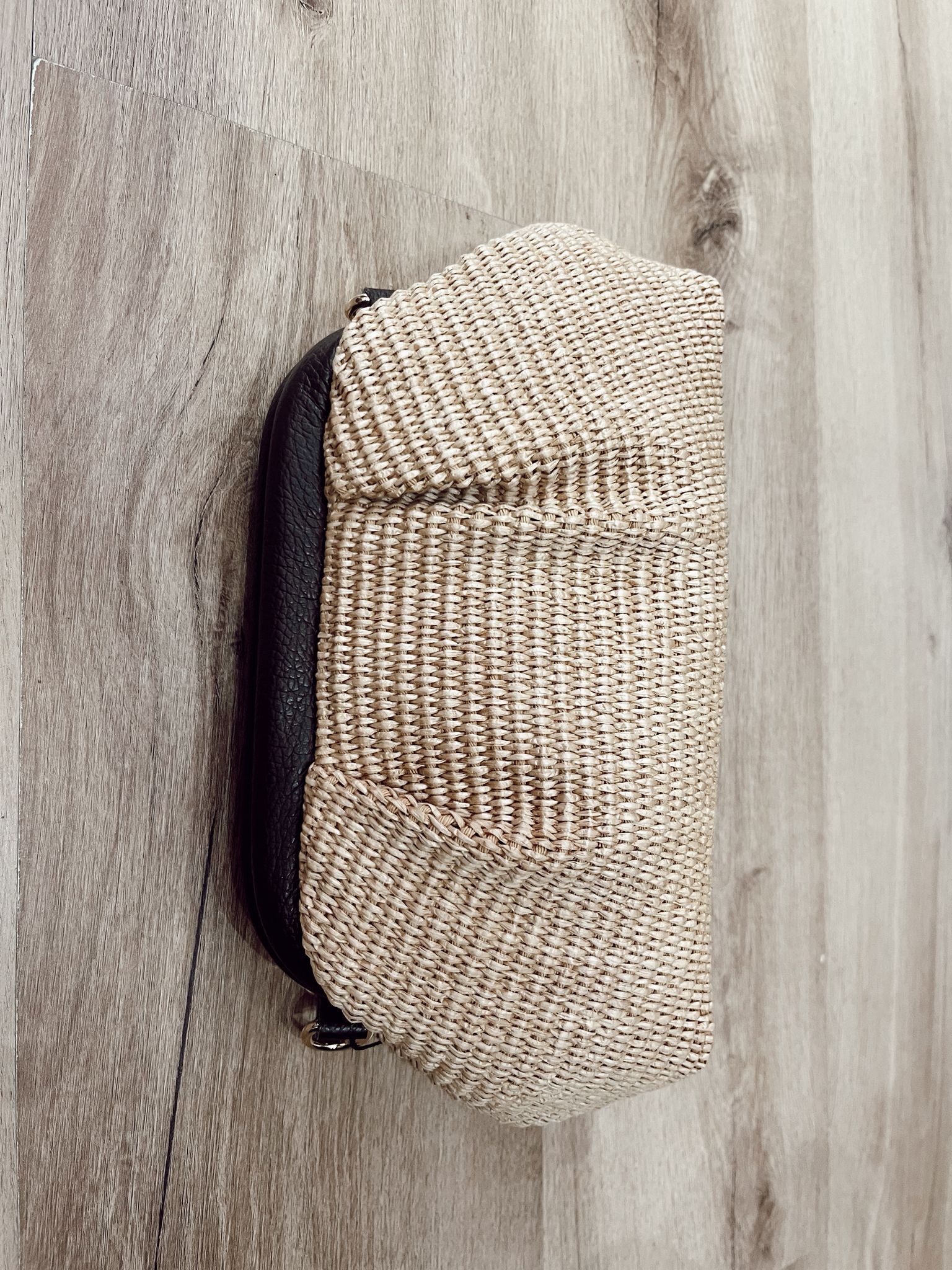 Clutch de Rafia y Piel Chocolate