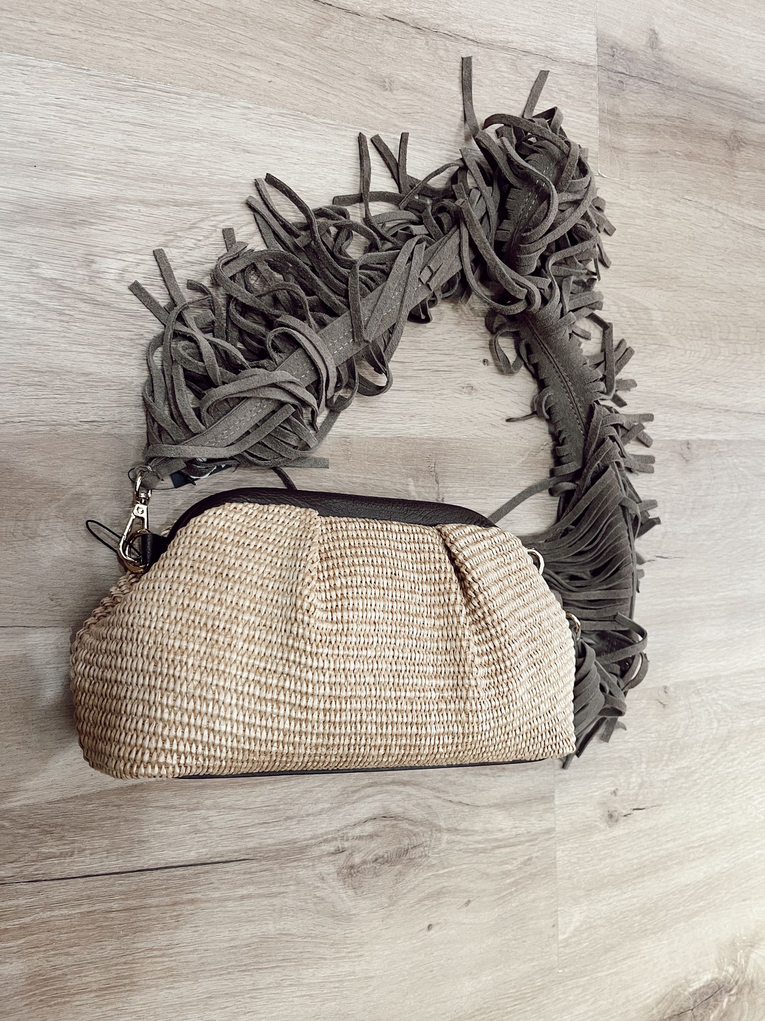 Clutch de Rafia y Piel Chocolate