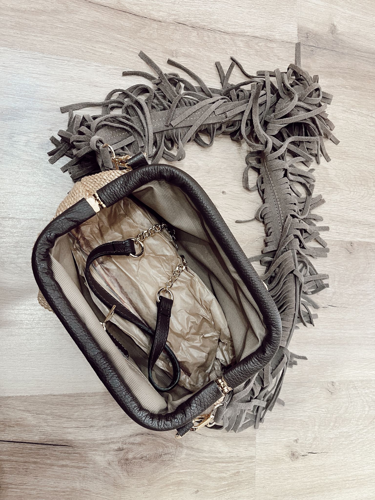 Clutch de Rafia y Piel Chocolate