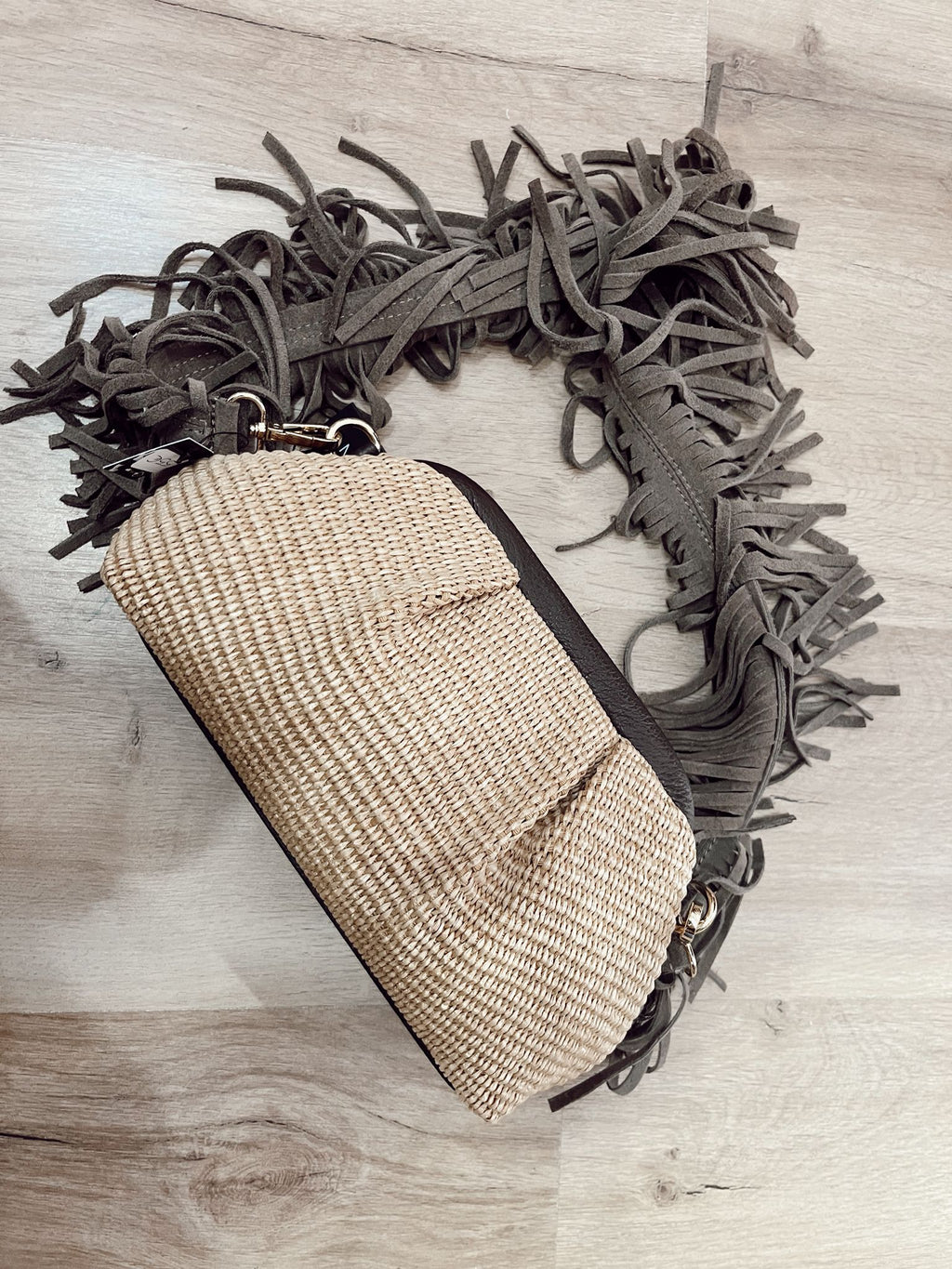 Clutch de Rafia y Piel Chocolate